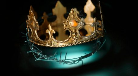 a gold and silver mask